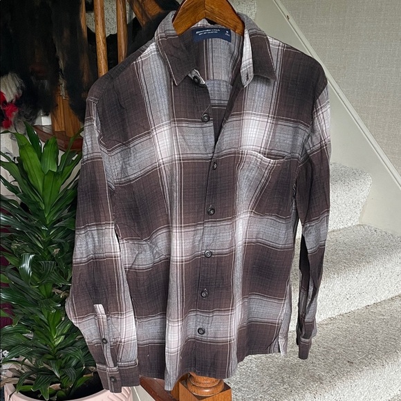 Abercrombie & Fitch Soft AF Dark Brown Plaid Shirt - Picture 2 of 14